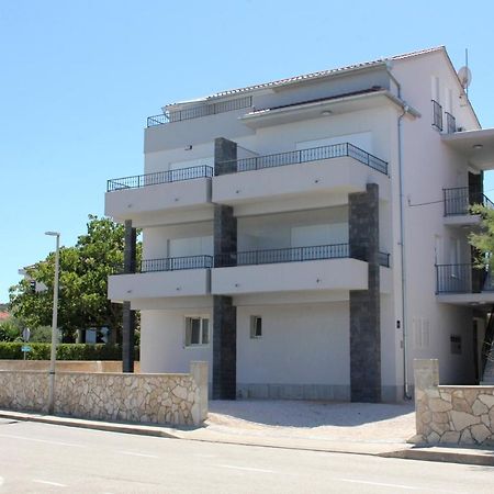 Apartmani Sara 2 Betina  Εξωτερικό φωτογραφία