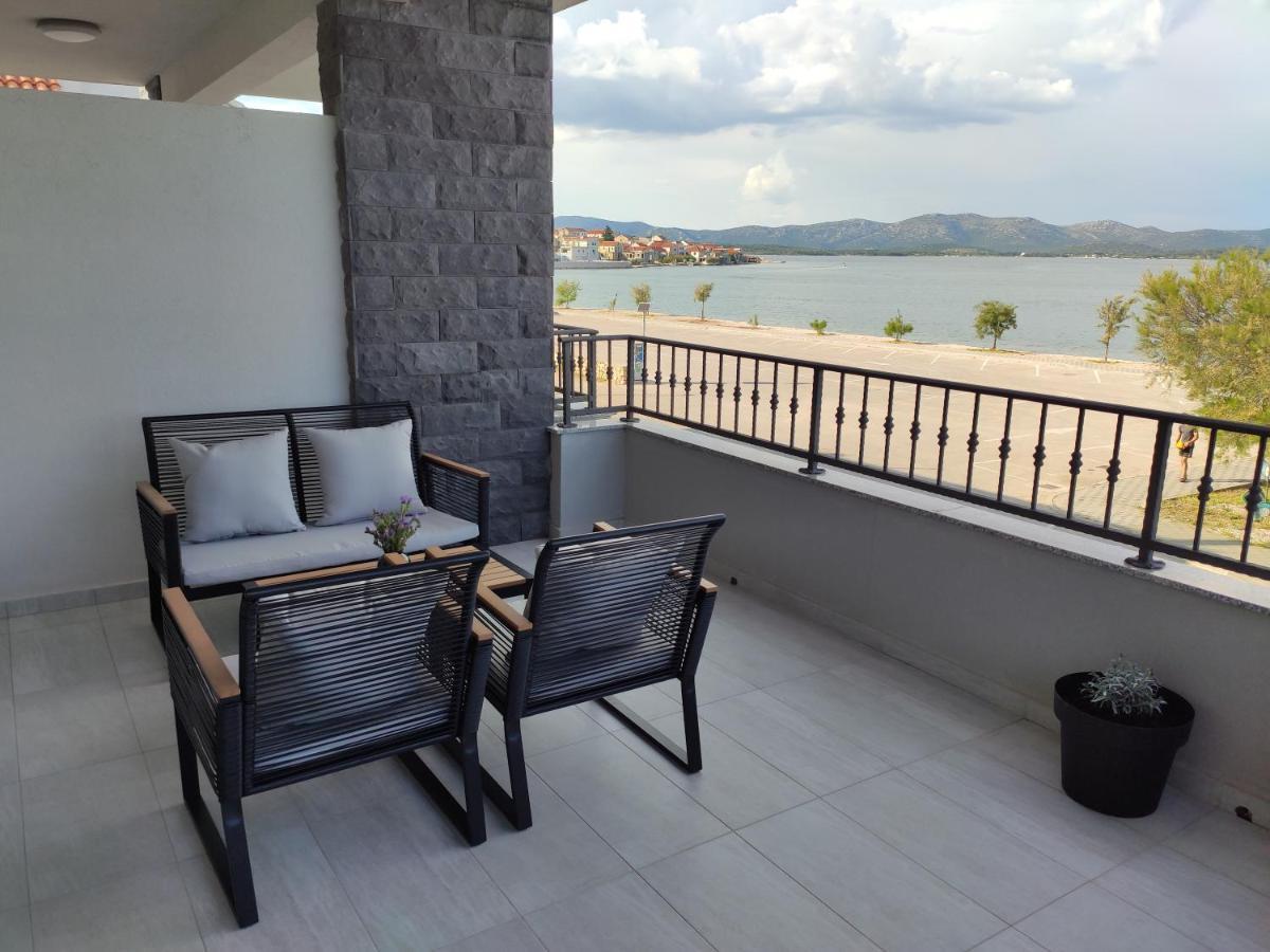 Apartmani Sara 2 Betina  Εξωτερικό φωτογραφία