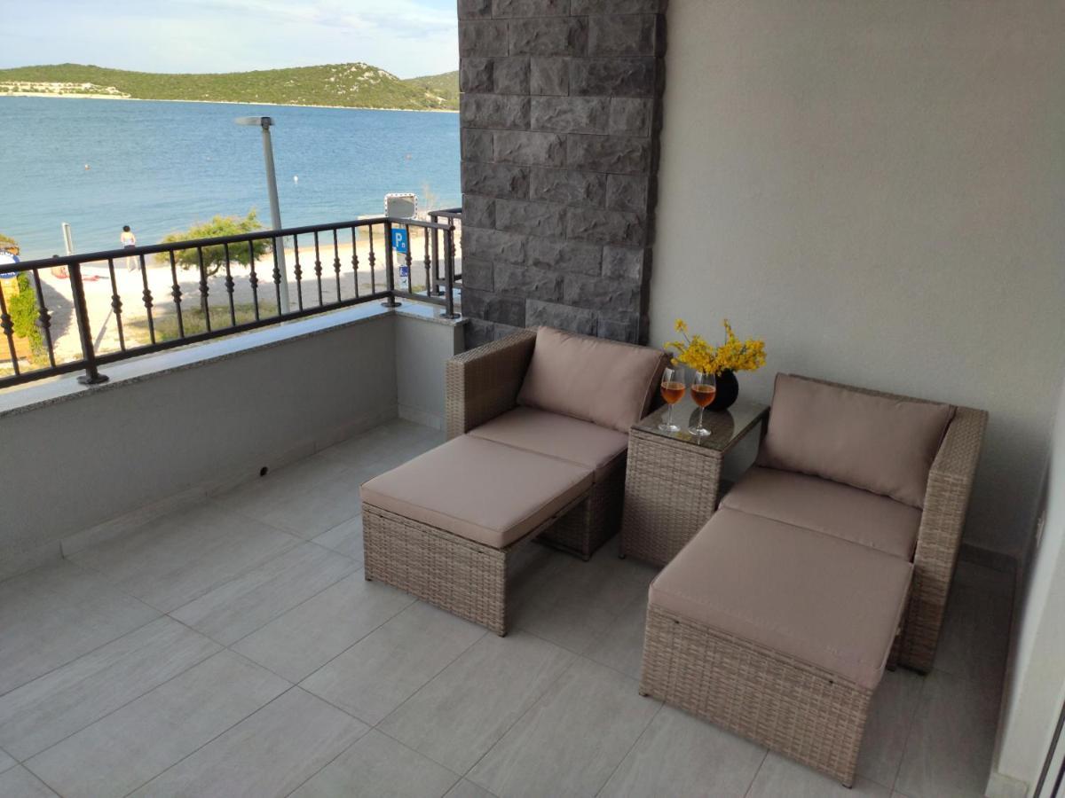 Apartmani Sara 2 Betina  Εξωτερικό φωτογραφία