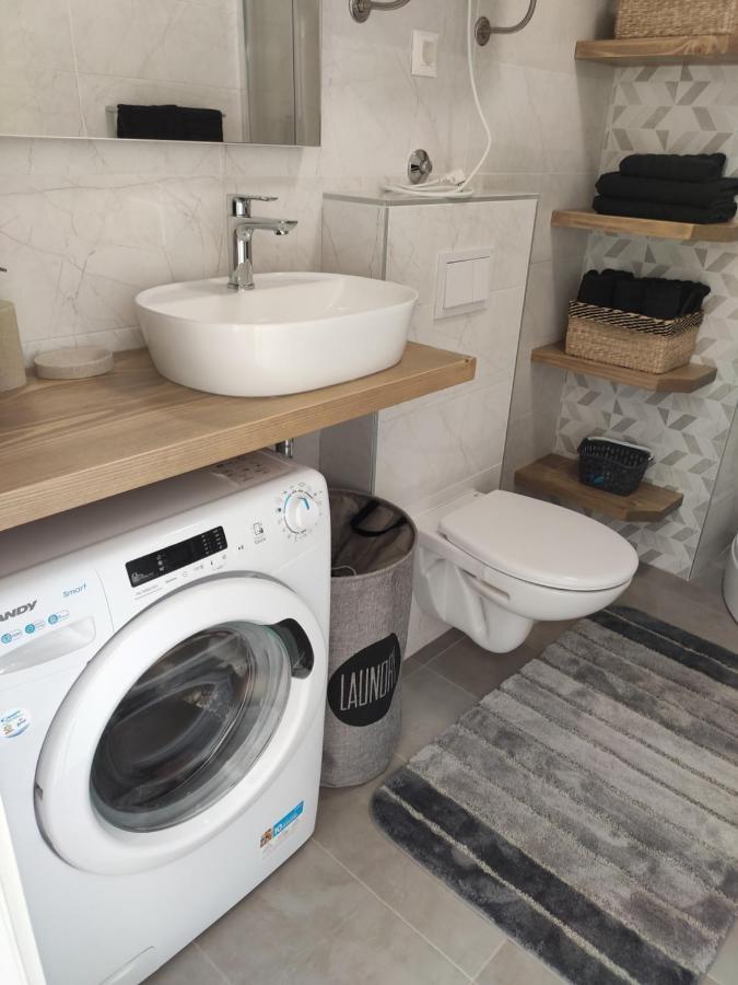 Apartmani Sara 2 Betina  Εξωτερικό φωτογραφία